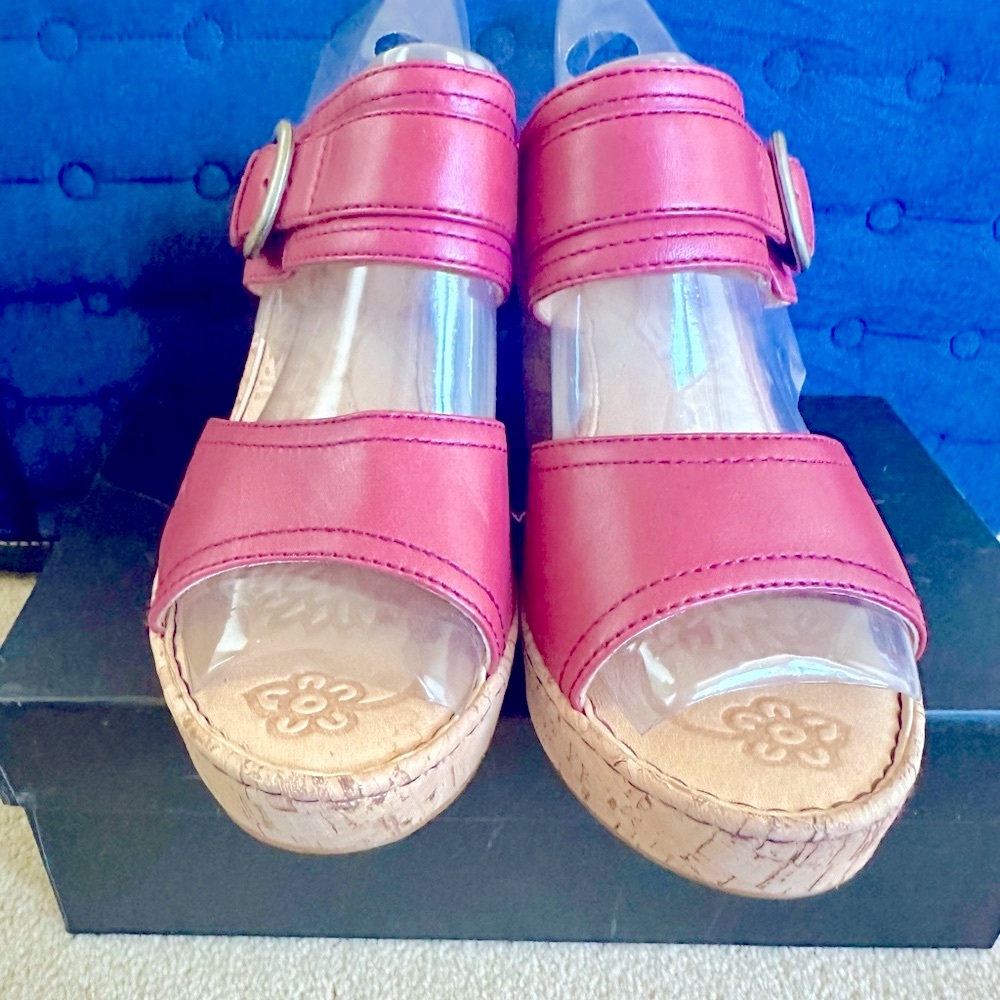 Born Chic Women's Pink Wedge Sandals
